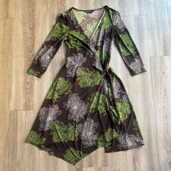 BCBG Maxazria Abstract Print V-Neck Wrap Dress With Tie Waist Size XS Brown - Picture 12 of 12